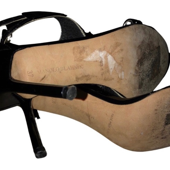 SOLD Manolo Blahnik Sexy Black Heels - Picture 4 of 4